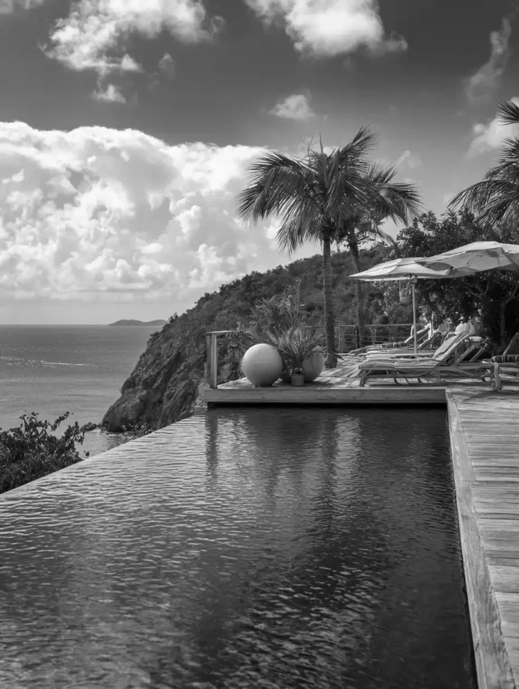 u9598268157_villa_luxe_Guadeloupe_--ar_34_--stylize_0_--v_7_a98bb106-fd48-4f95-903c-6223be41ba7a_3